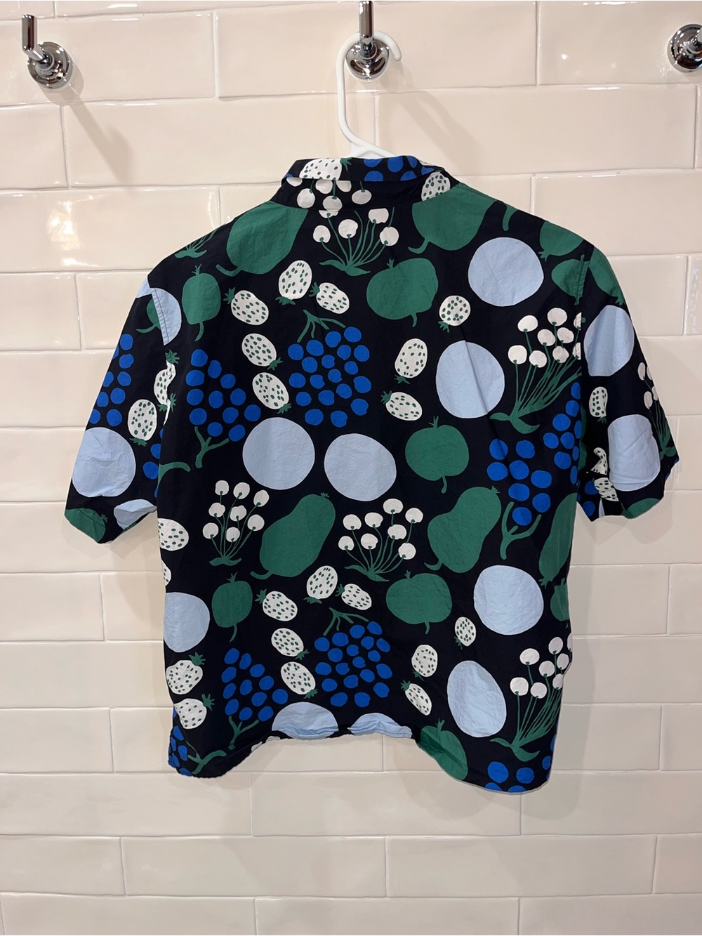 RARE Uniqlo x Marimekko Limited Edition Fruit Print Button-Up Shirt Sz XS - Picture 5 of 9